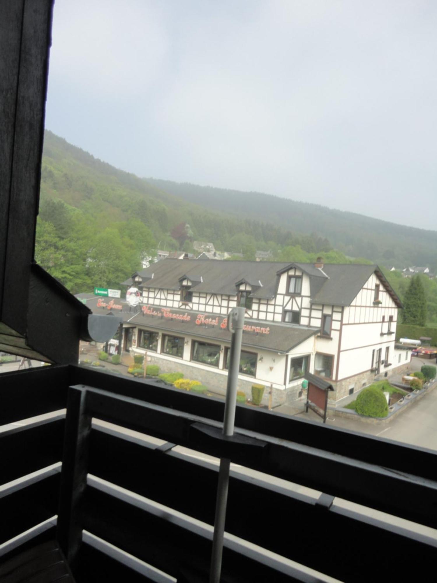 Hotel Val De La Cascade Stavelot Exterior foto